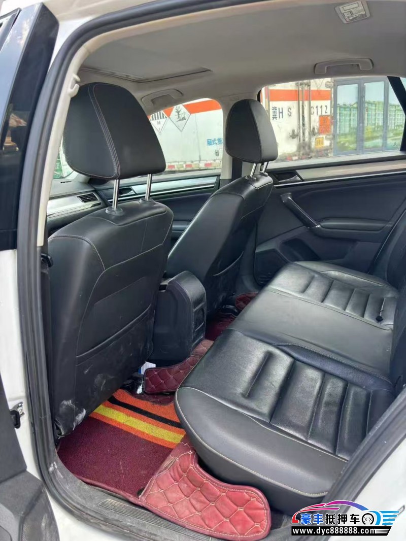 17年大众宝来轿车抵押车出售