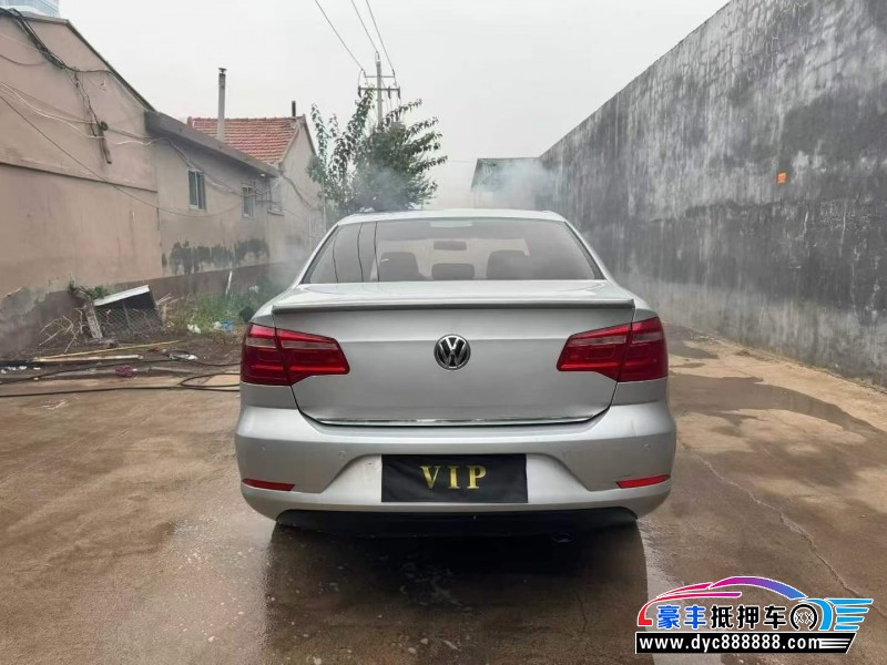 15年大众宝来轿车抵押车出售