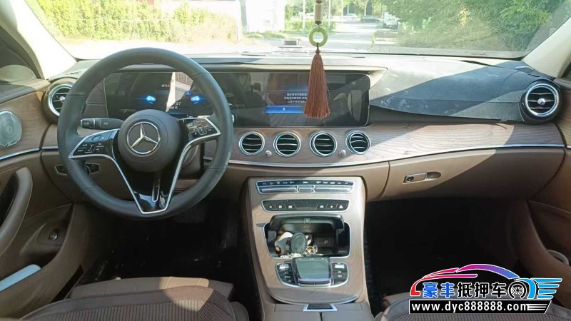 22年奔驰E轿车抵押车出售