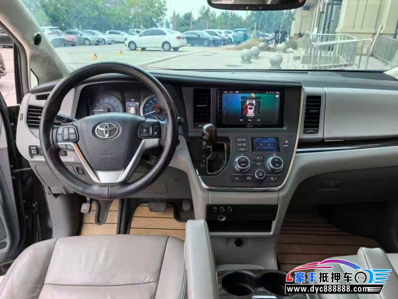 16年丰田塞纳轿车抵押车出售