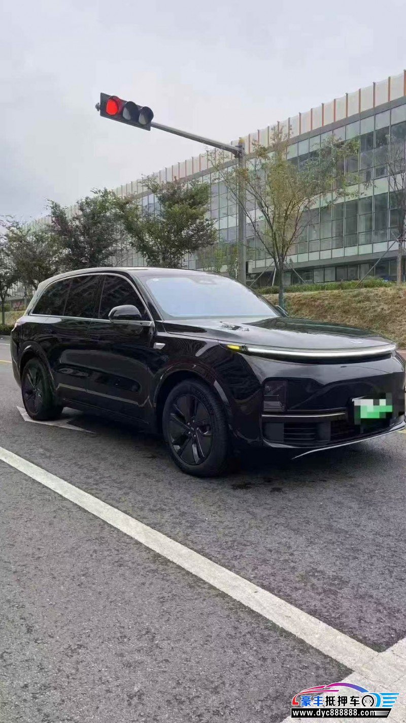 24年理想L8轿车抵押车出售