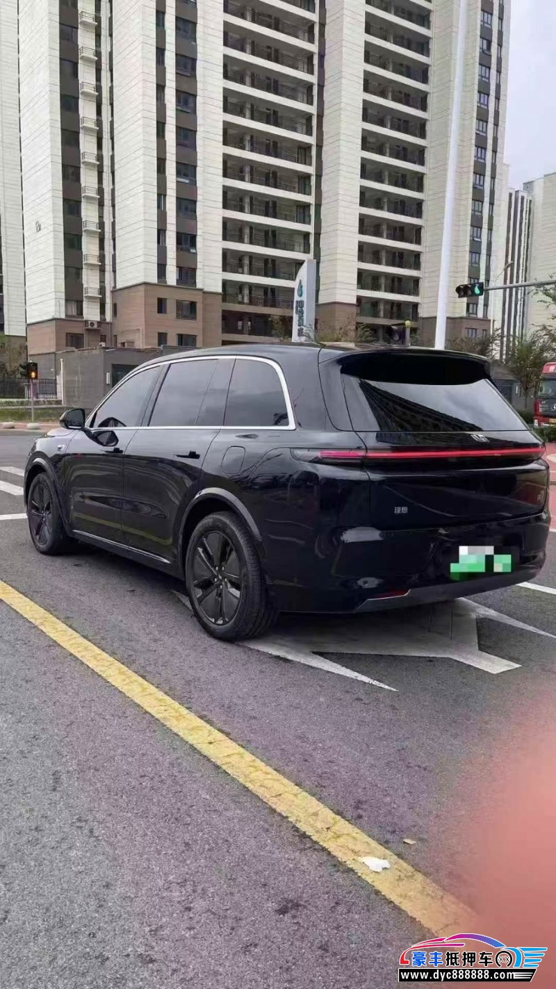 24年理想L8轿车抵押车出售