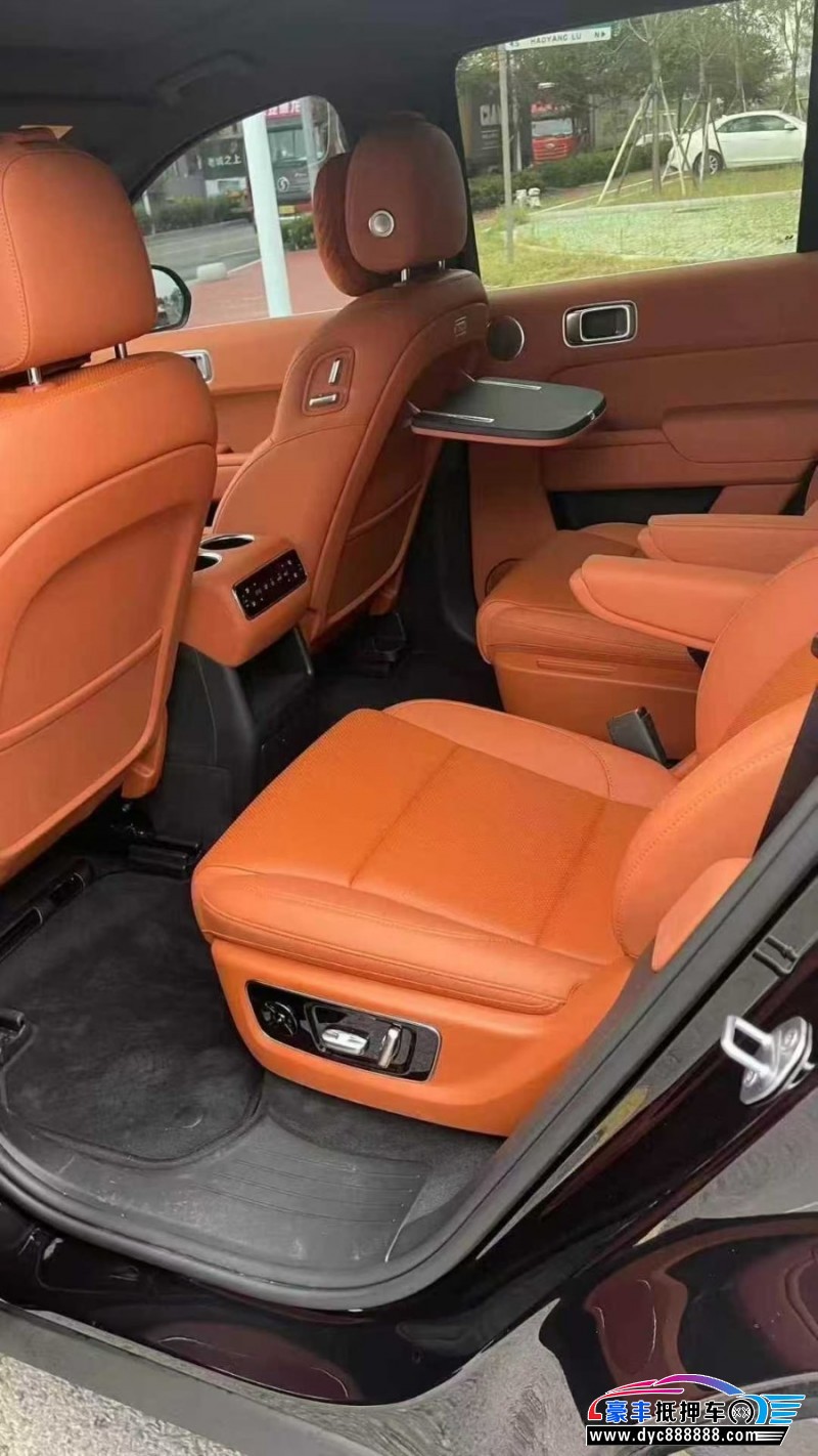 24年理想L8轿车抵押车出售