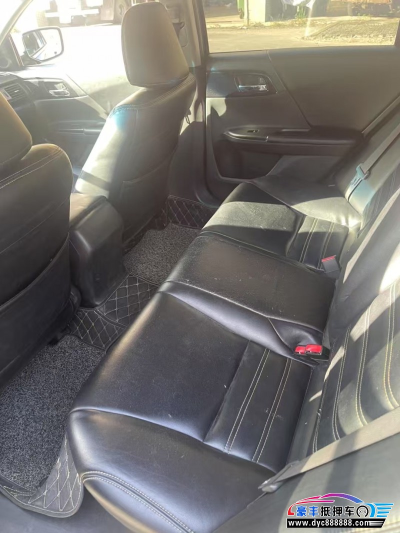 16年本田雅阁轿车抵押车出售