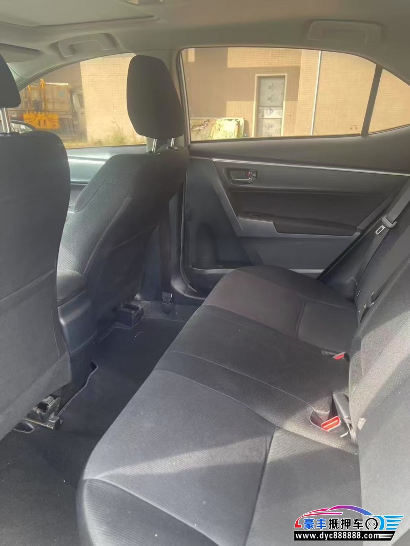 18年丰田雷凌轿车抵押车出售