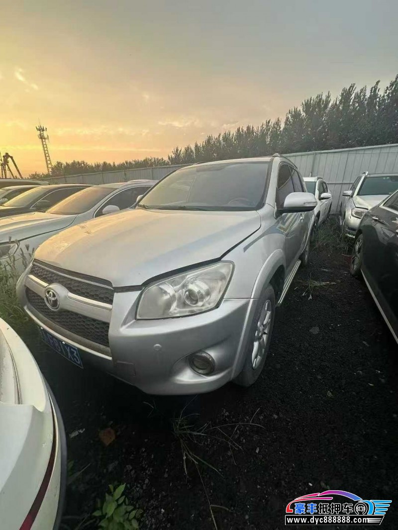 12年丰田RAV4轿车抵押车出售