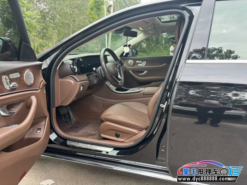 23年奔驰E轿车抵押车出售