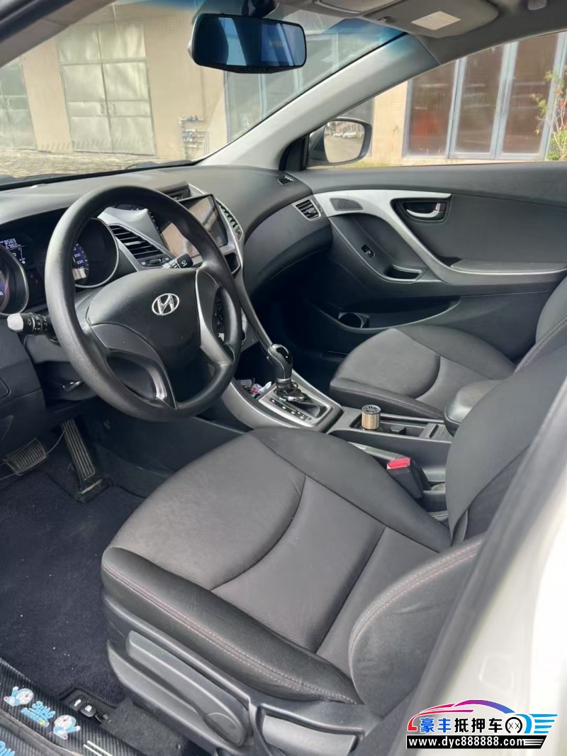 16年现代朗动轿车抵押车出售