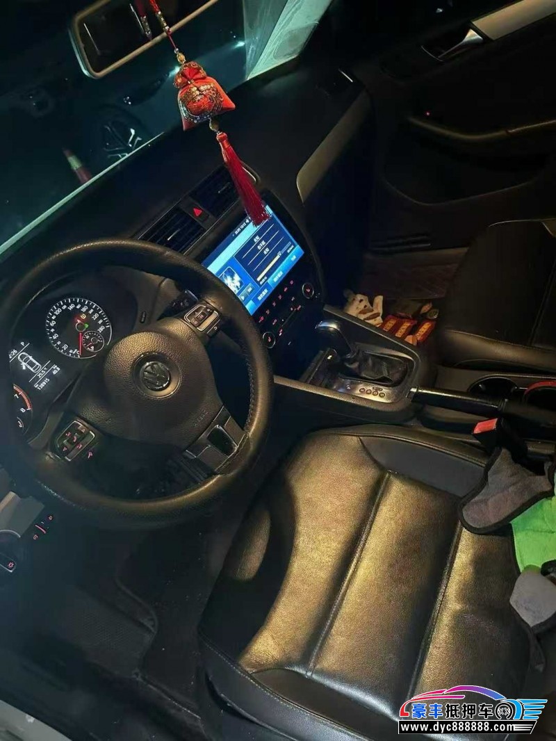 14年大众速腾轿车抵押车出售