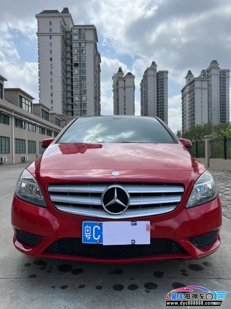 14年奔驰B轿车抵押车出售