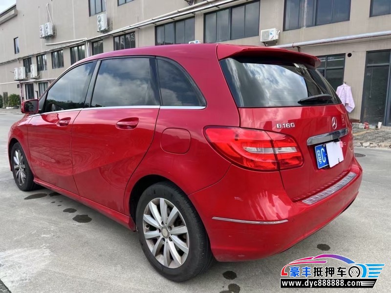 14年奔驰B轿车抵押车出售