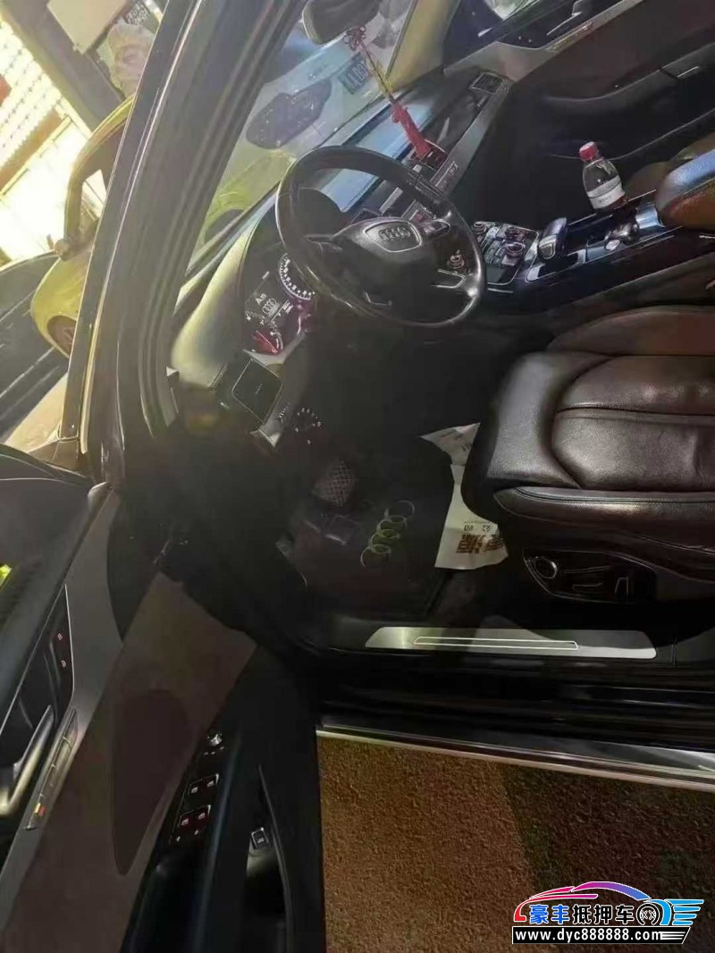 14年奥迪A8轿车抵押车出售