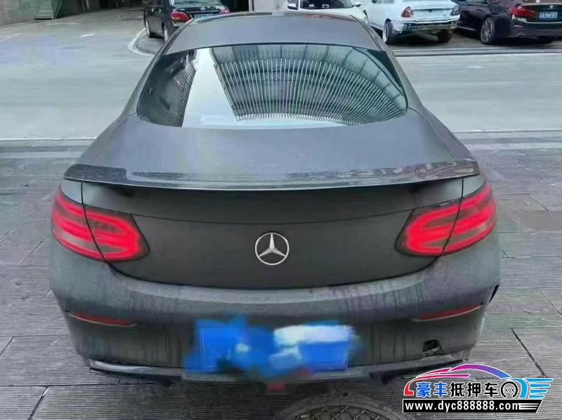 19年奔驰C轿车抵押车出售