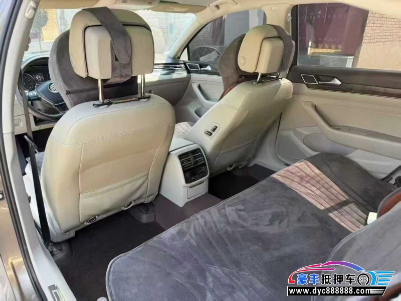 17年大众迈腾轿车抵押车出售