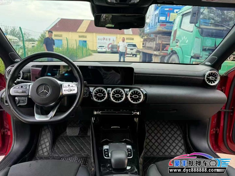 20年奔驰A轿车抵押车出售