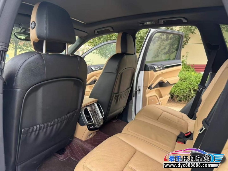 14年保时捷卡宴轿车抵押车出售