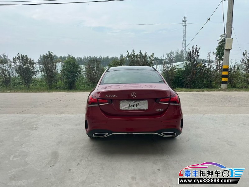 20年奔驰A轿车抵押车出售