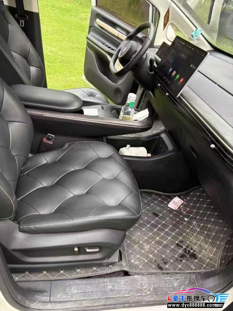 24年宝骏云朵轿车抵押车出售