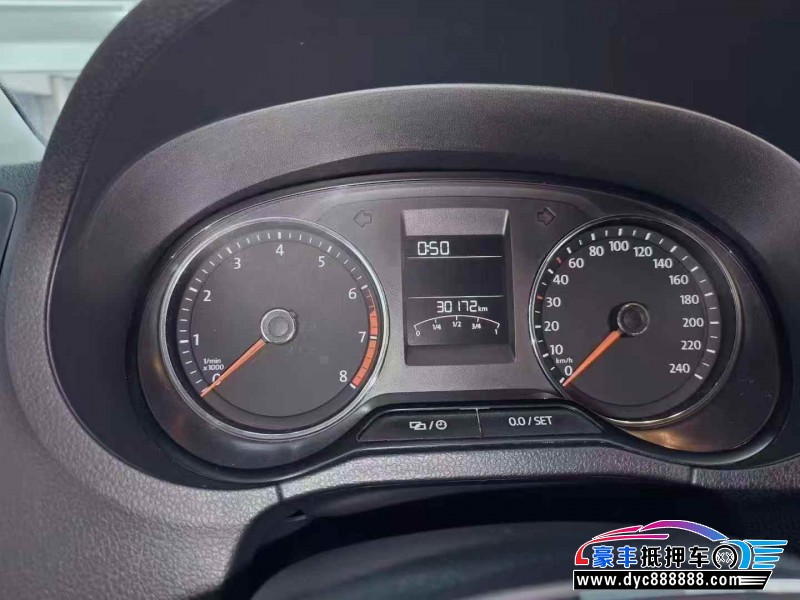 16年大众polo轿车抵押车出售