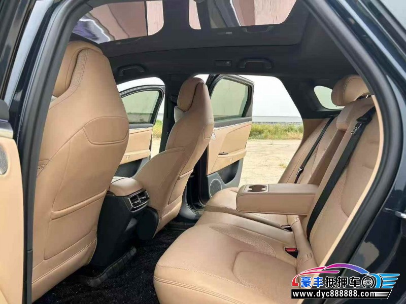 25年极狐阿尔法T轿车抵押车出售