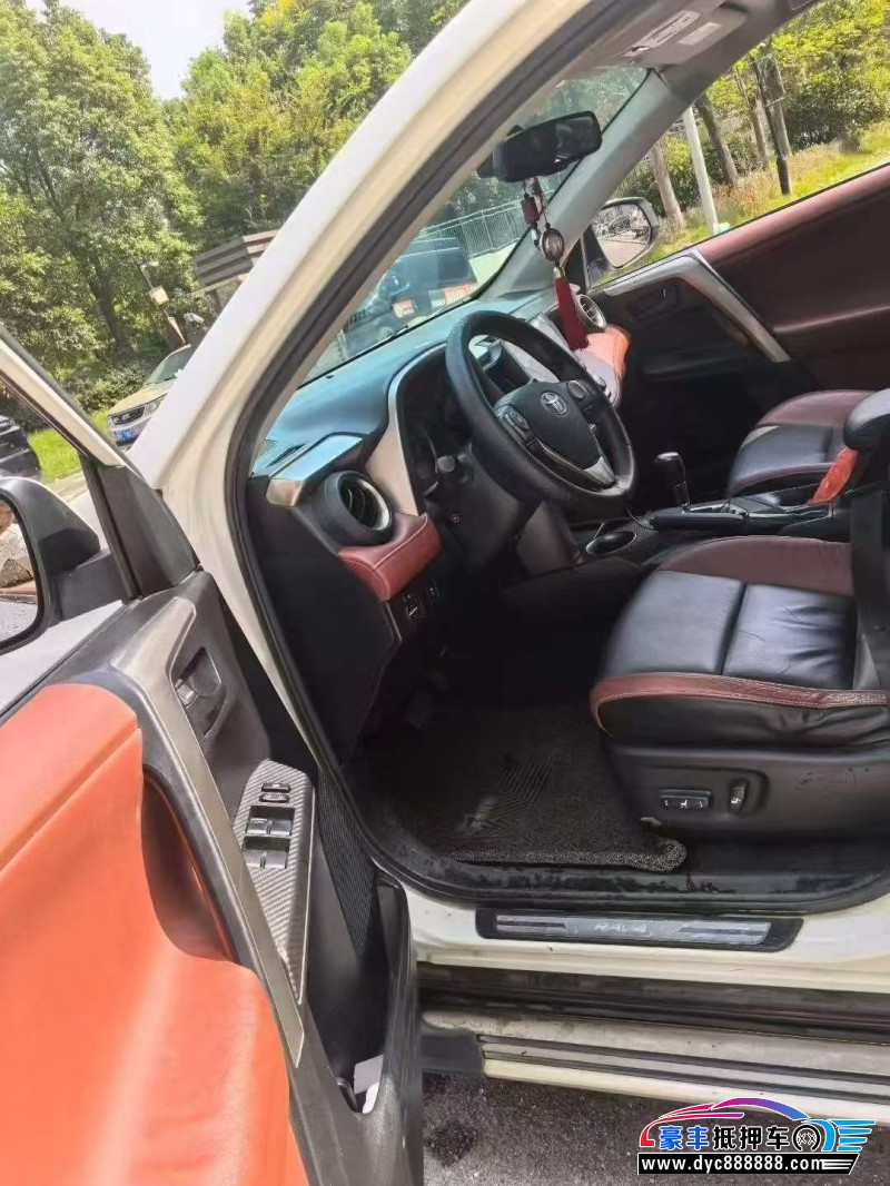14年丰田RAV4轿车抵押车出售