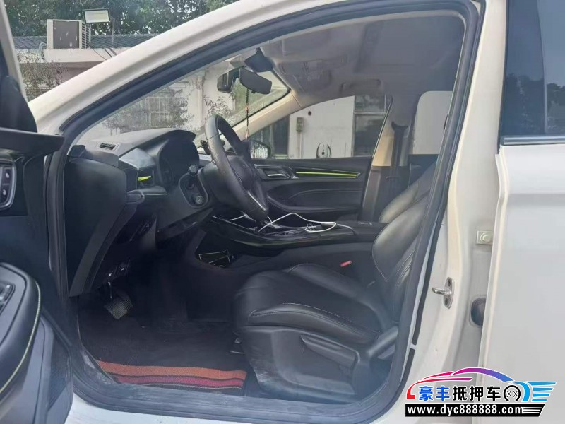 22年荣威i5轿车抵押车出售