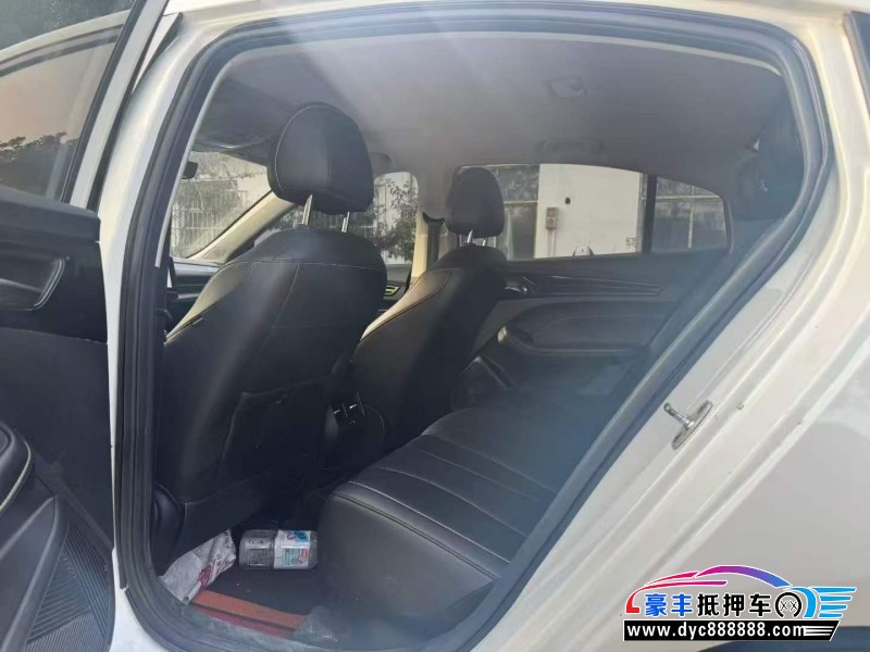 22年荣威i5轿车抵押车出售