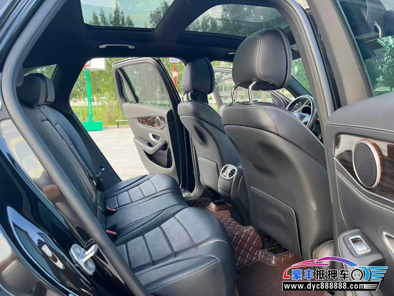 17年奔驰GLC轿车抵押车出售