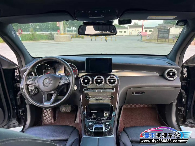 17年奔驰GLC轿车抵押车出售