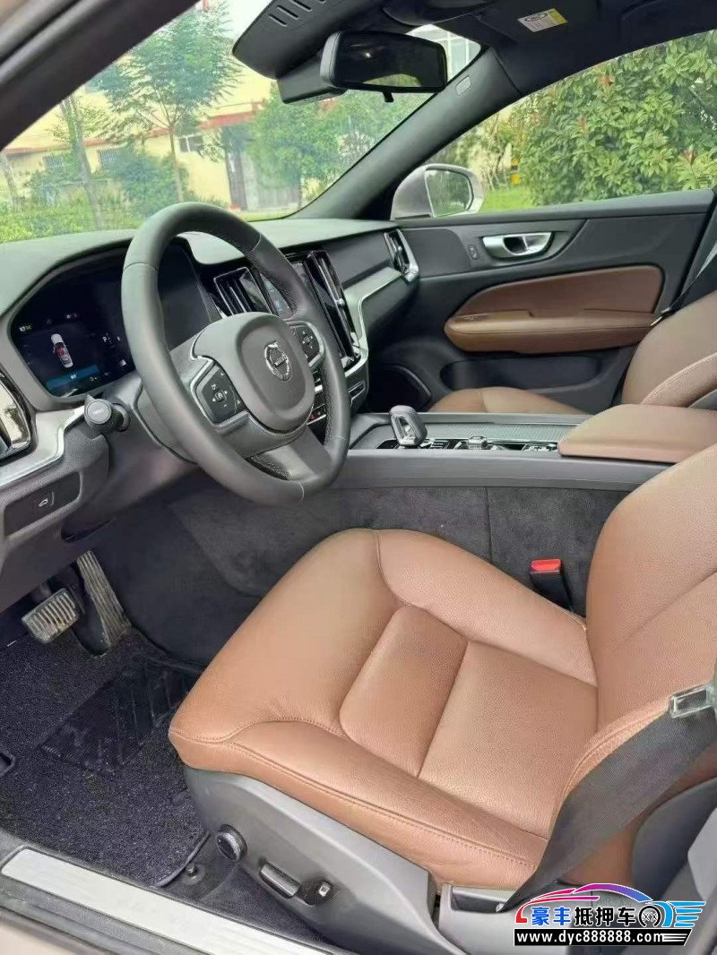 24年沃尔沃S60轿车抵押车出售