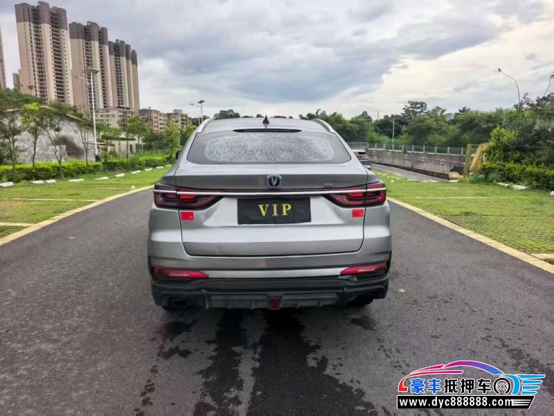 21年长安长安cs85轿车抵押车出售