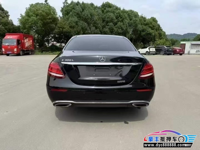 18年奔驰E轿车抵押车出售