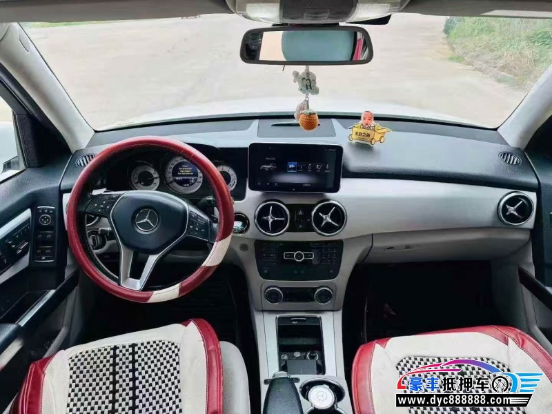 13年奔驰GLK轿车抵押车出售