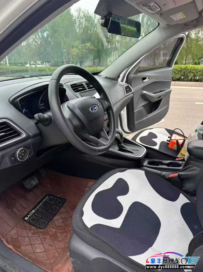 21年福特福睿斯轿车抵押车出售