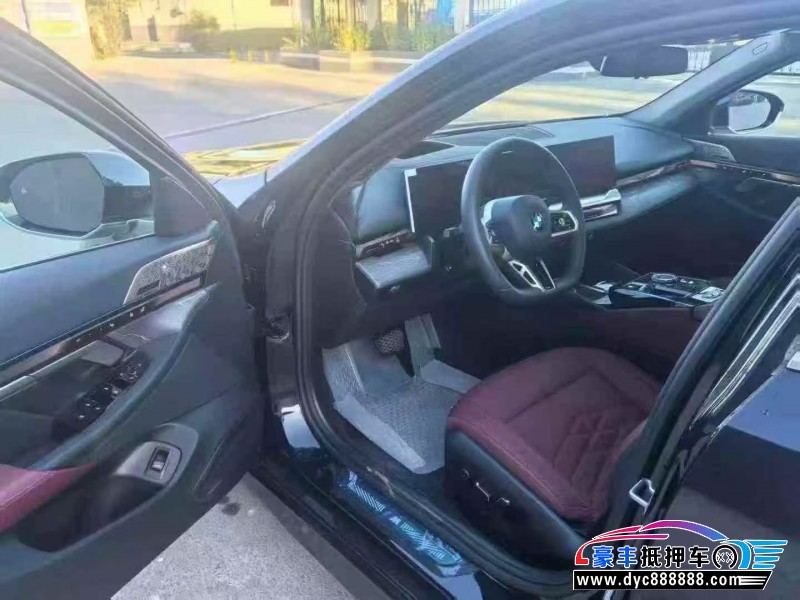 25年宝马5系轿车抵押车出售