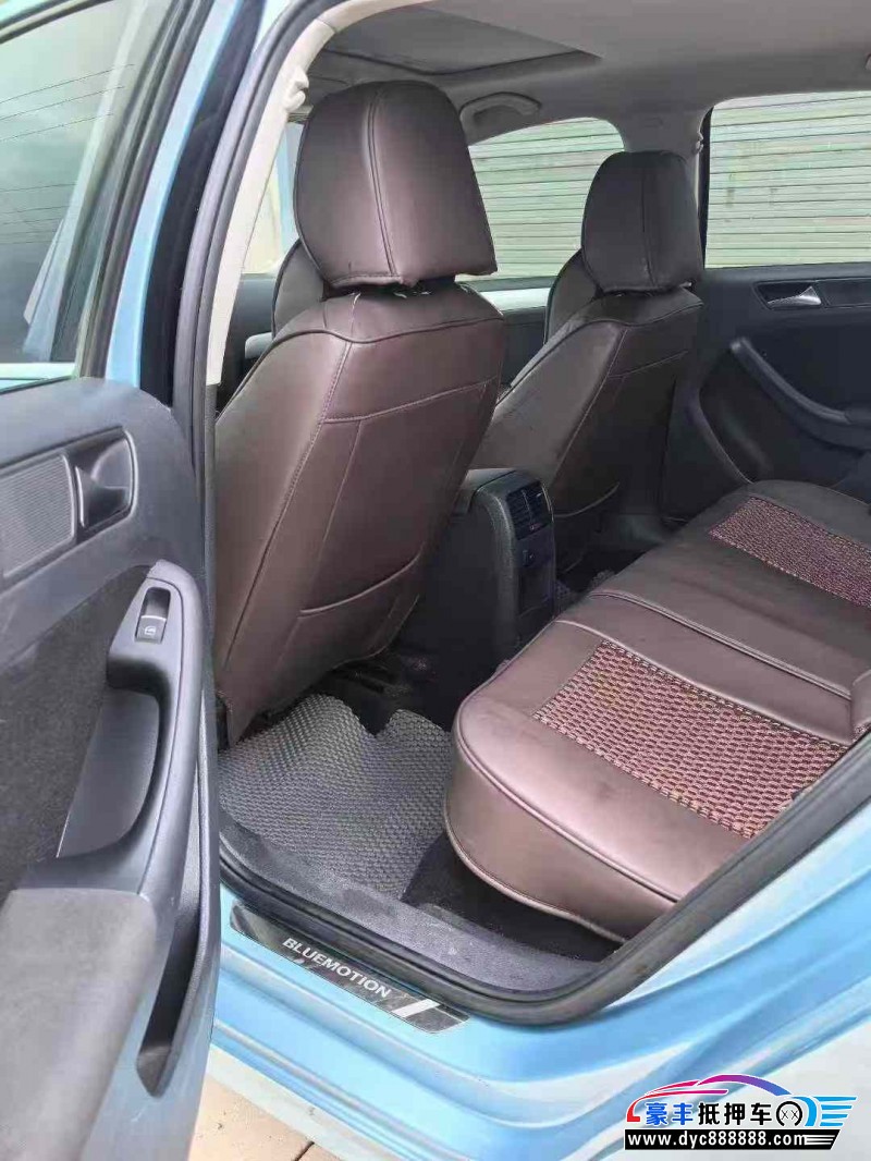 13年大众速腾轿车抵押车出售