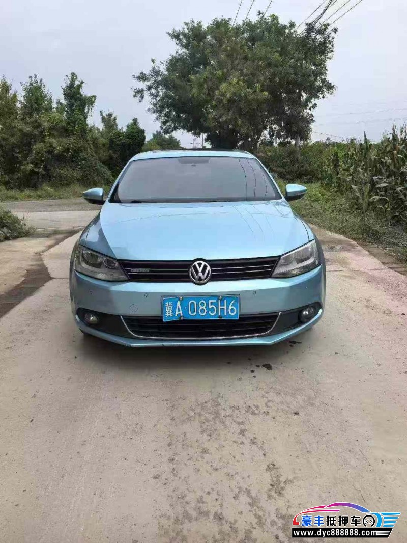 13年大众速腾轿车抵押车出售