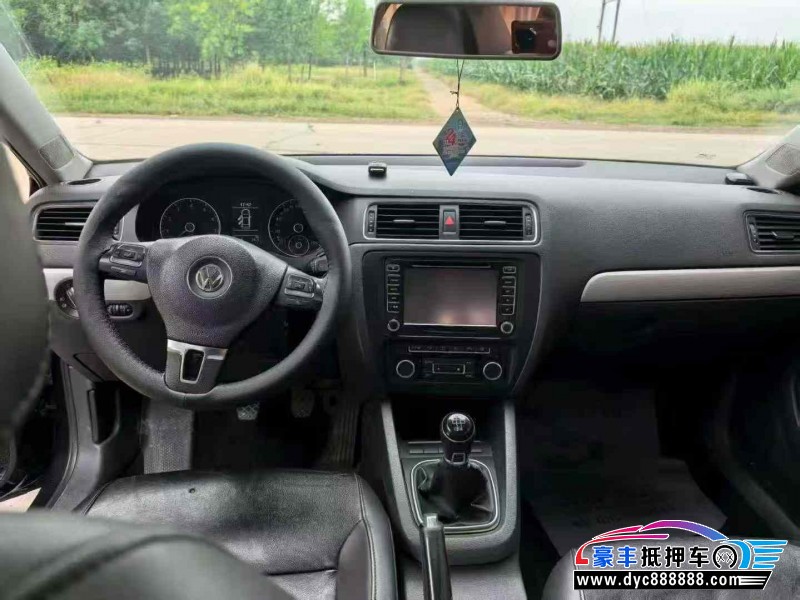 14年大众速腾轿车抵押车出售