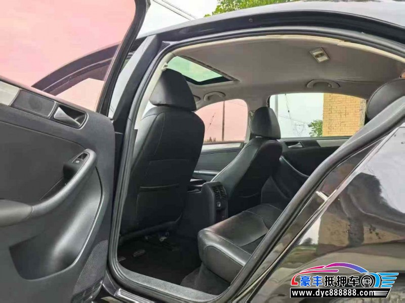 14年大众速腾轿车抵押车出售