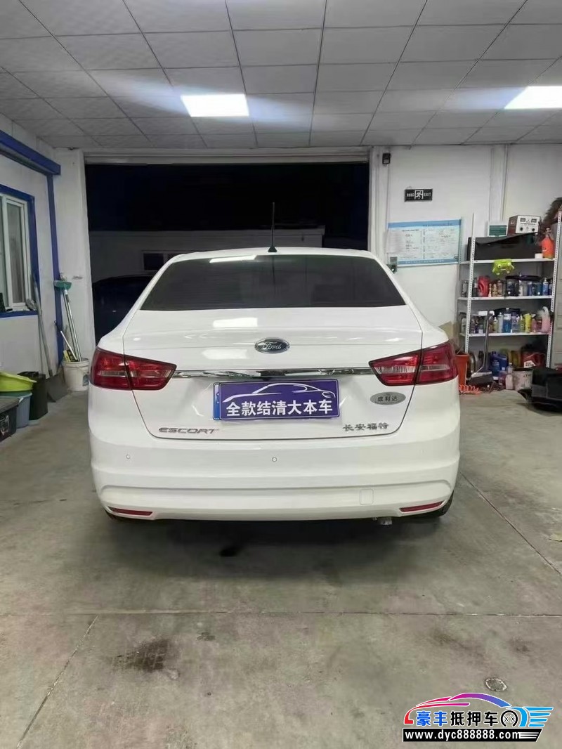 17年福特福睿斯轿车抵押车出售