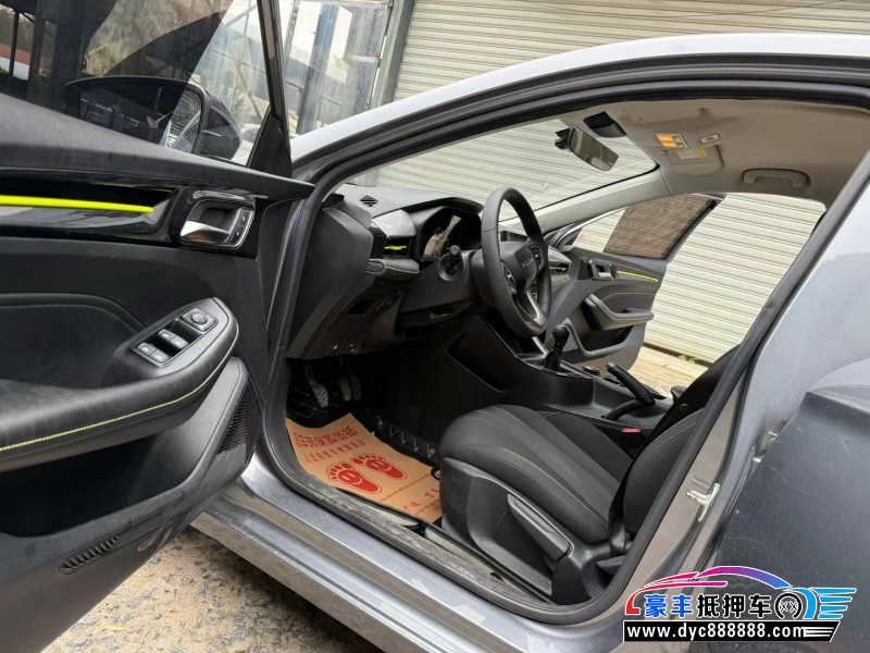 23年荣威i5轿车抵押车出售