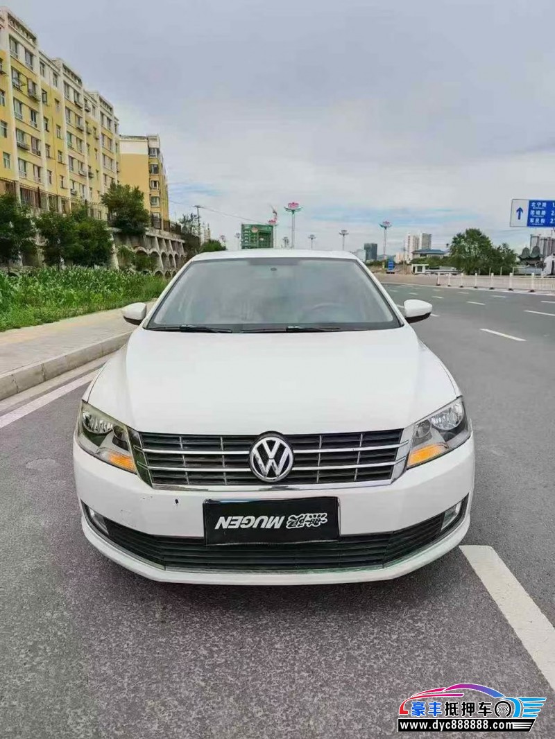 13年大众朗逸轿车抵押车出售