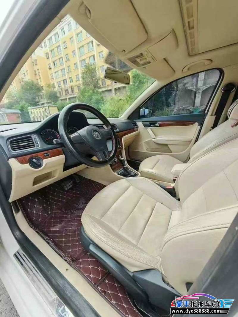 13年大众朗逸轿车抵押车出售