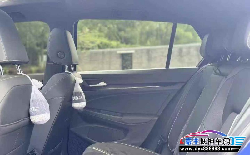 21年大众高尔轿车抵押车出售