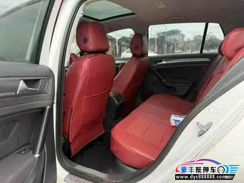 15年大众高尔夫轿车抵押车出售