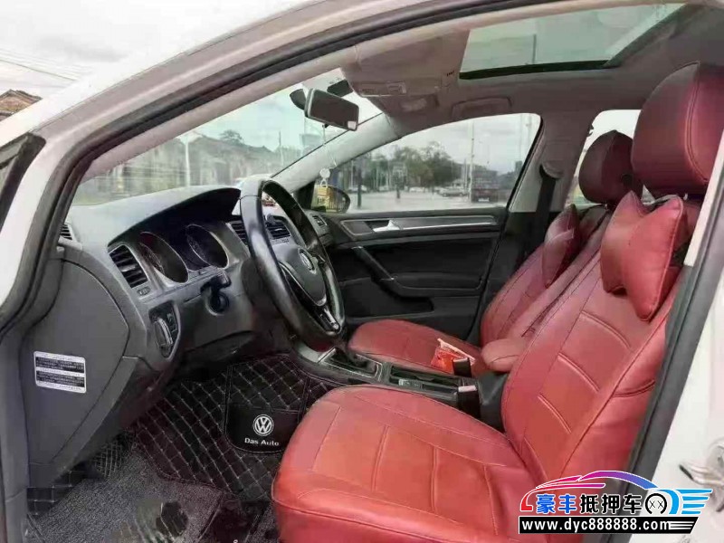 15年大众高尔夫轿车抵押车出售