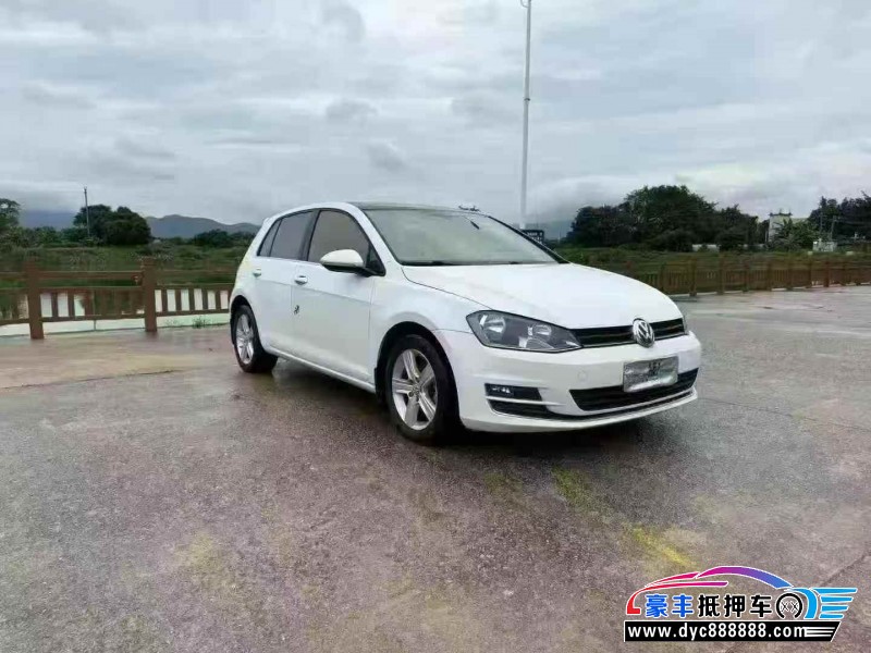 15年大众高尔夫轿车抵押车出售