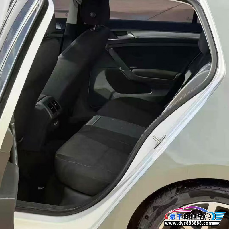 20年大众高尔夫轿车抵押车出售