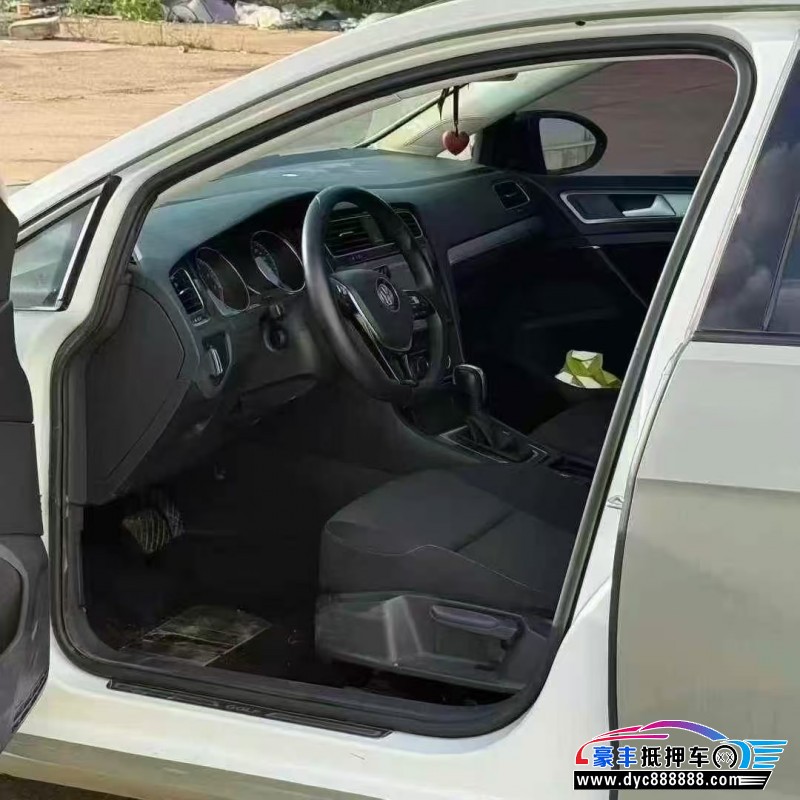 20年大众高尔夫轿车抵押车出售