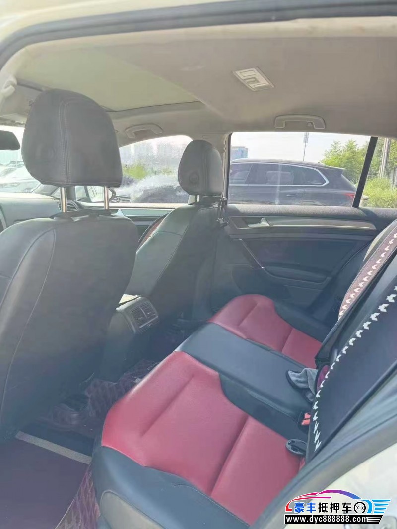 16年大众高尔夫轿车抵押车出售